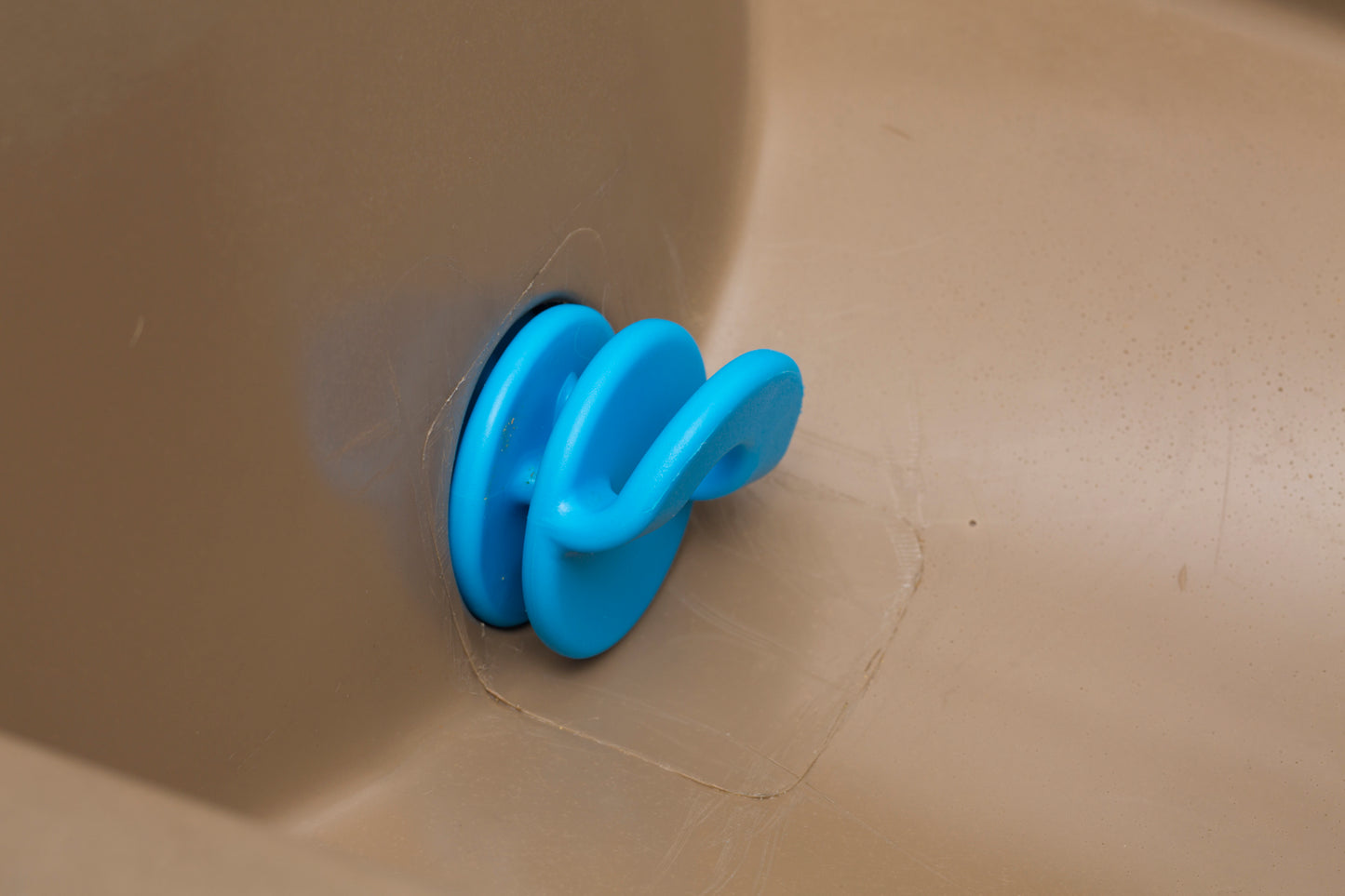 Dakota 283 Dash 5.0 Watering System With Dakota Guard Antimicrobial